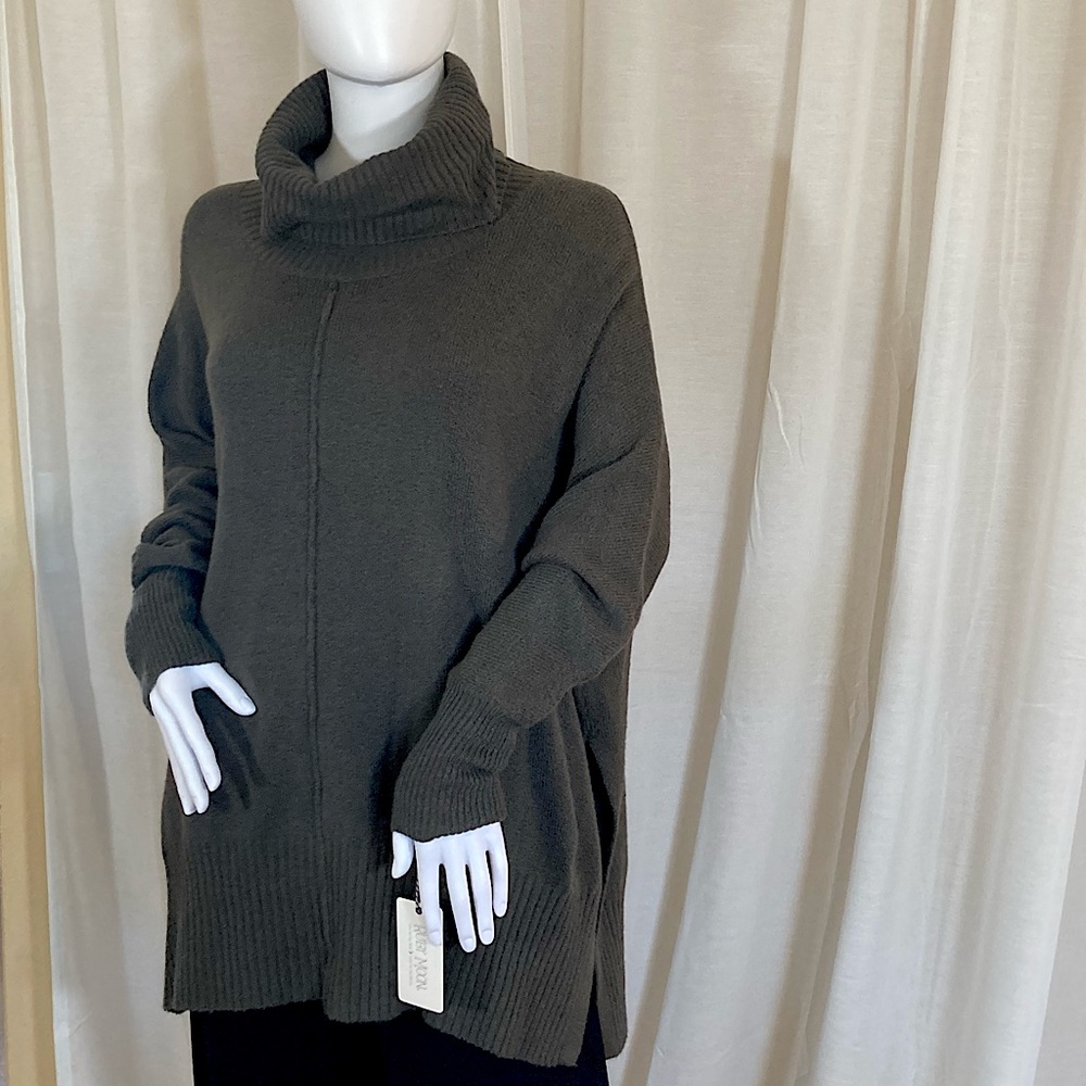 Ruby Moon Gray Cowl Neck Turtleneck - Medium